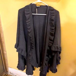 Heather grey wool shawl with ruffles